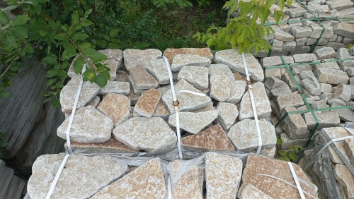 Гранитный плитняк галтованный для парковки купить в Тамбовской области