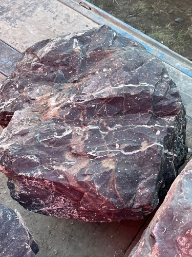 Камни для ландшафтного дизайна красно-фиолетовые 10-60 килограмм купить в Тамбовской области