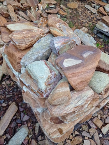 Златолит жёлтый, жёлто-зелёный глыбки и валуны для ланшафтного дизайна купить в Тамбовской области