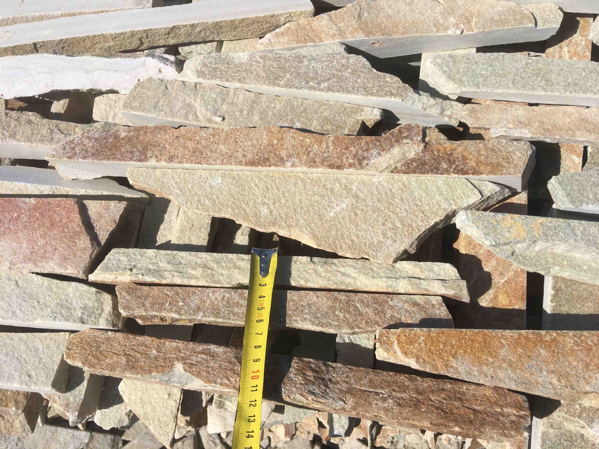 Горбушка златолит золотистый для облицовки купить в Тамбовской области