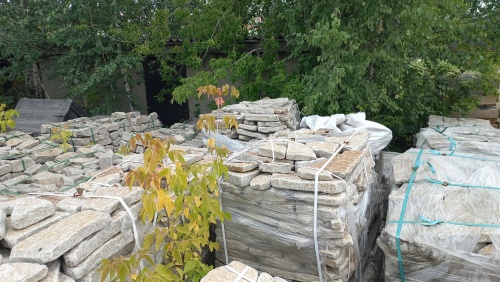 Плитняк галтованный гранитный для ландшафтного дизайна купить в Тамбовской области