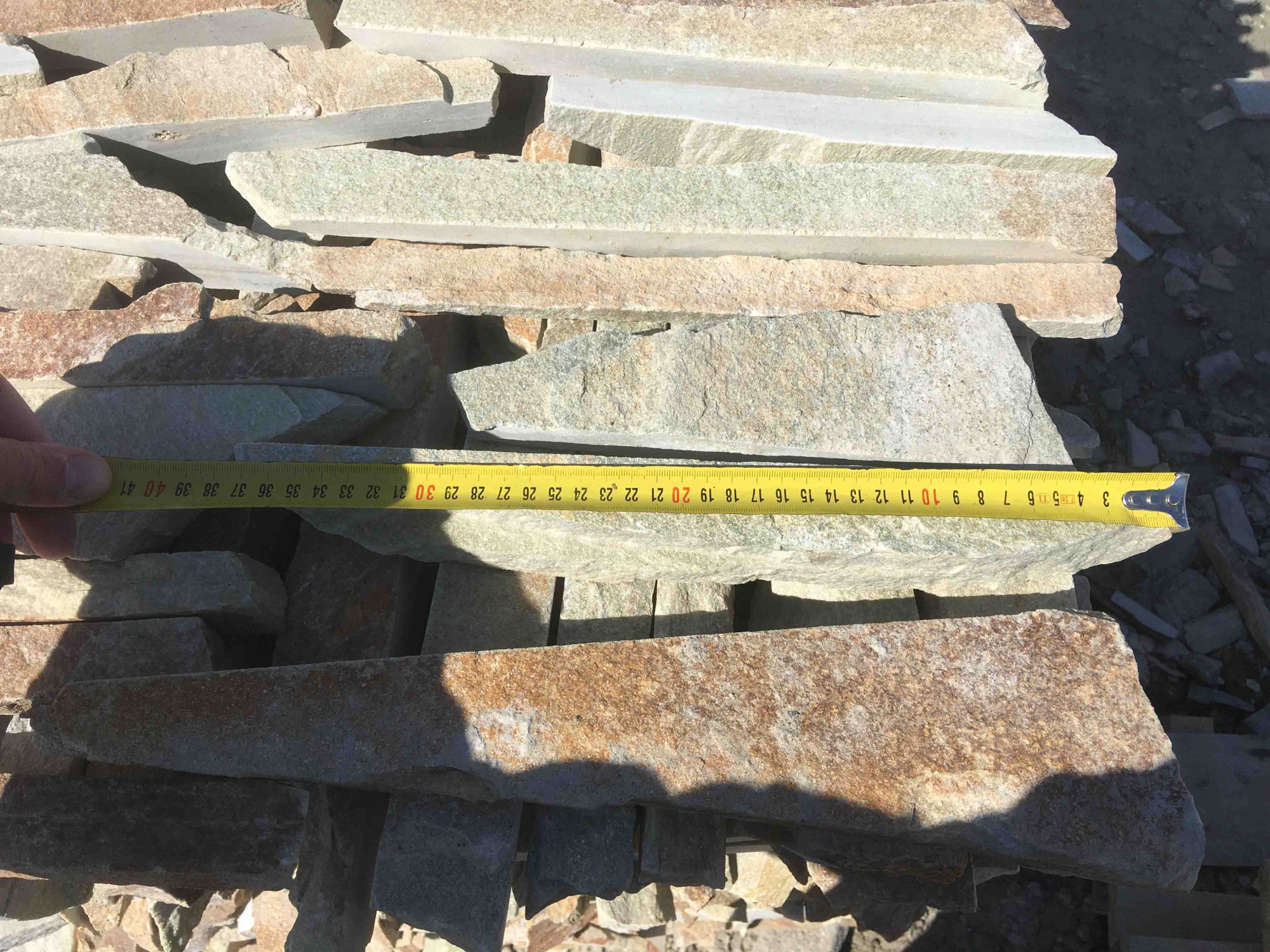 Горбушка златолит золотистый для облицовки купить в Тамбовской области