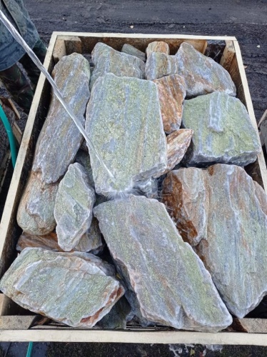 Златолит жёлтый, жёлто-зелёный глыбки и валуны для ланшафтного дизайна купить в Тамбовской области