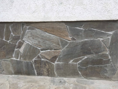 Плитняк златолит Уральский для цоколя, отмостки купить в Тамбовской области