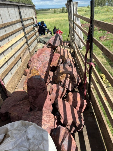 Ландшафтные глыбы красно-фиолетовые 200-1000 килограмм купить в Тамбовской области