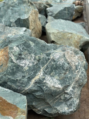 Камни для ландшафтного дизайна зелёные 10-60 килограмм купить в Тамбовской области