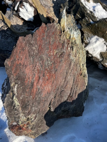 Ландшафтные глыбы красно-фиолетовые 200-1000 килограмм купить в Тамбовской области