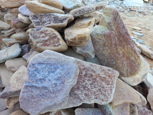 Златолит жёлтый, жёлто-зелёный глыбки и валуны для ланшафтного дизайна купить в Тамбовской области