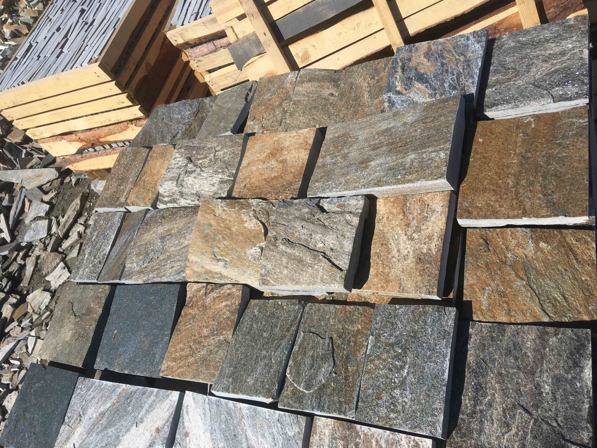 Плитка пилёная златолит Уральский для фасада купить в Тамбовской области