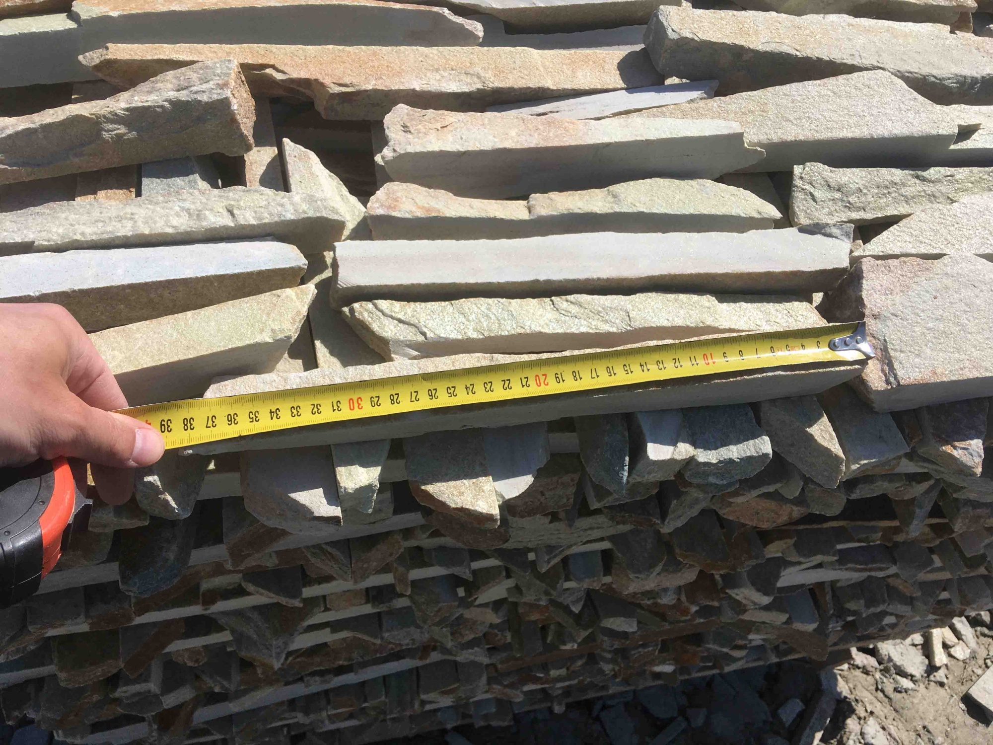 Горбушка златолит золотистый для облицовки купить в Тамбовской области