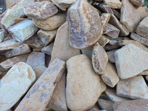 Златолит жёлтый, жёлто-зелёный глыбки и валуны для ланшафтного дизайна купить в Тамбовской области