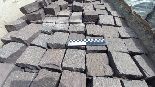 Лемезит колотая брусчатка 10 * 10 см. для парковки купить в Тамбовской области